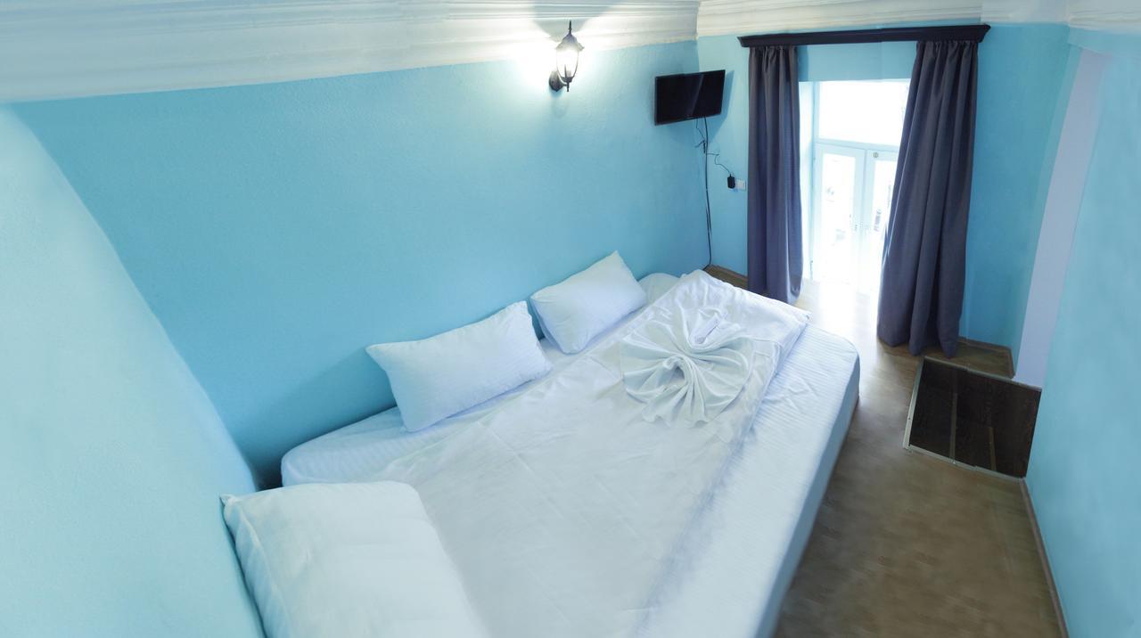 Hotel Rustaveli 36 Тбилиси Екстериор снимка